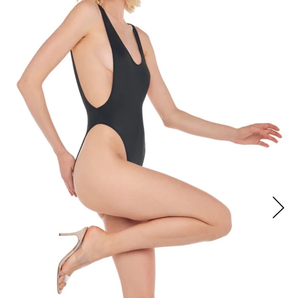 Norma Kamali “Marissa” Swimsuit 👙